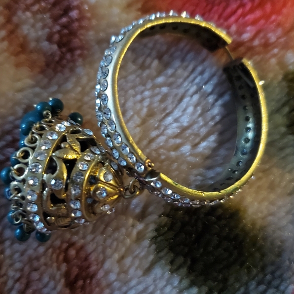 3 /$30 BRAND NEW INDIAN WEDDING JEWELRY SET,UNOPENED AND 2 EARINGS - Picture 5 of 5